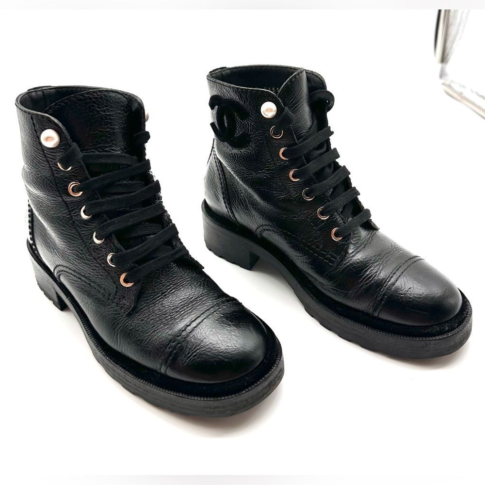 Chanel Interlocking CC Combat Pearl Leather Black Ankle Boots EU 38.5 US 7.5-8